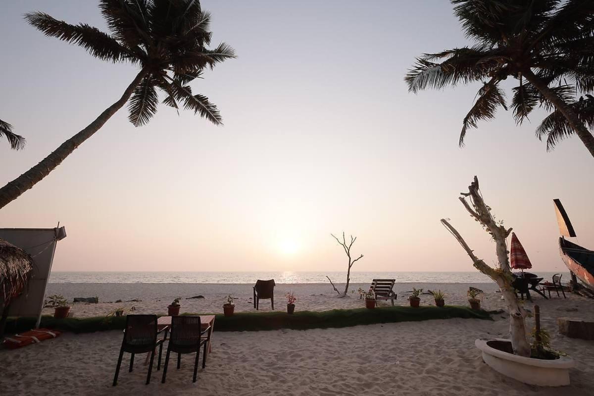 Alivious Beach Homestay Alappuzha Exterior foto